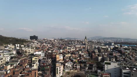 aéreo drone sobrevuelo ciudad de seúl viviendas bloques de apartamentos horizonte, corea del sur