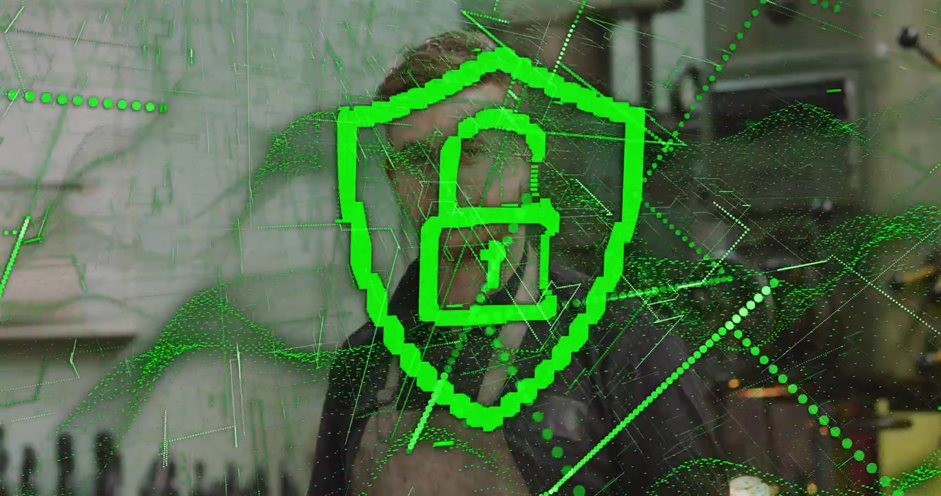 Obrero metalúrgico levantando un componente e iniciando un escaneo de superposición de RA verde mientras examina los detalles.