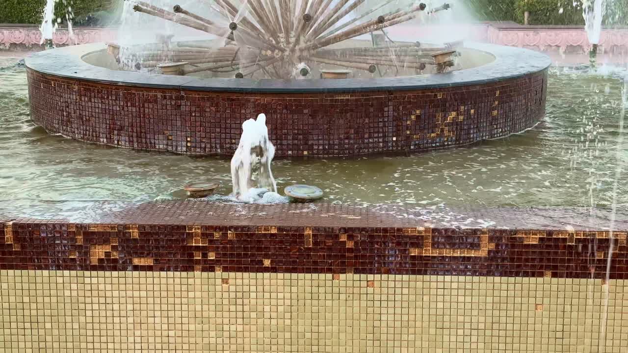 Beautiful water fountain at the park in india,