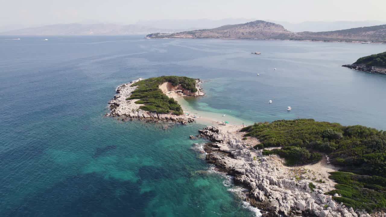 impresionante playa blanca tropical en las remotas islas ksamil, albania
