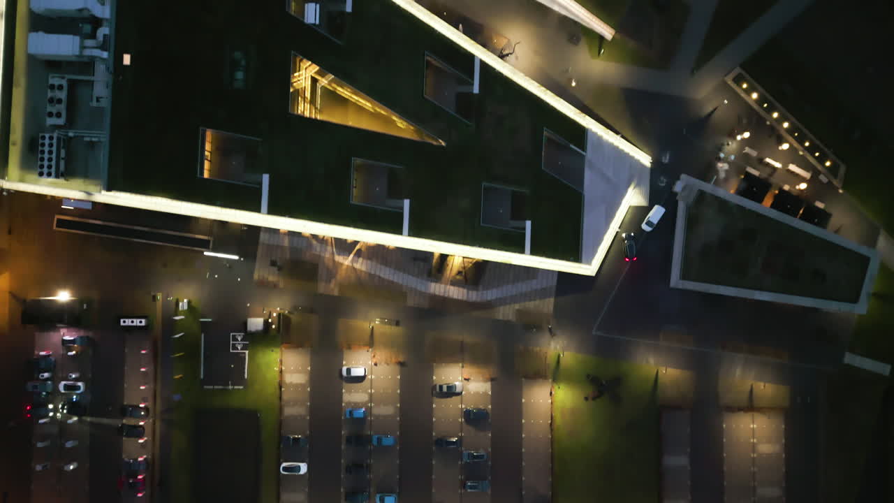 vista satelital de arriba hacia abajo desde un avión no tripulado sobre el campus de corda en hasselt, bélgica