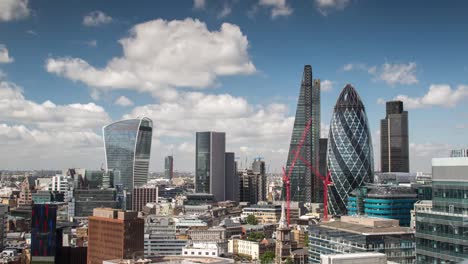 London-Aldwych-Blick-Sonnenschein-4k-00