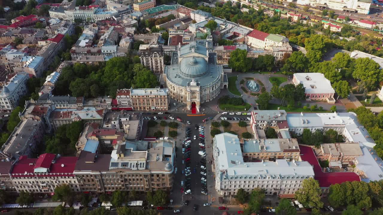 paisaje urbano de odessa vistas aéreas: centro de la ciudad, puerto y ópera