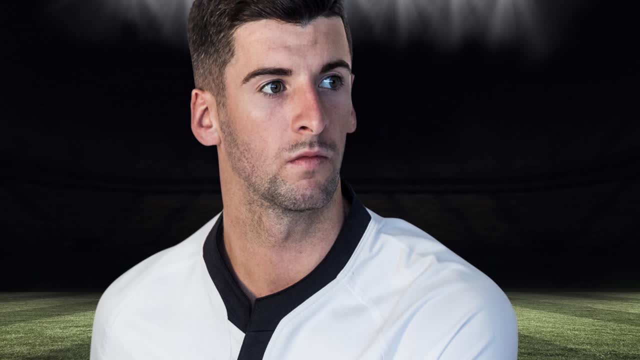 animación de un jugador de rugby caucásico sosteniendo la pelota sobre el estadio