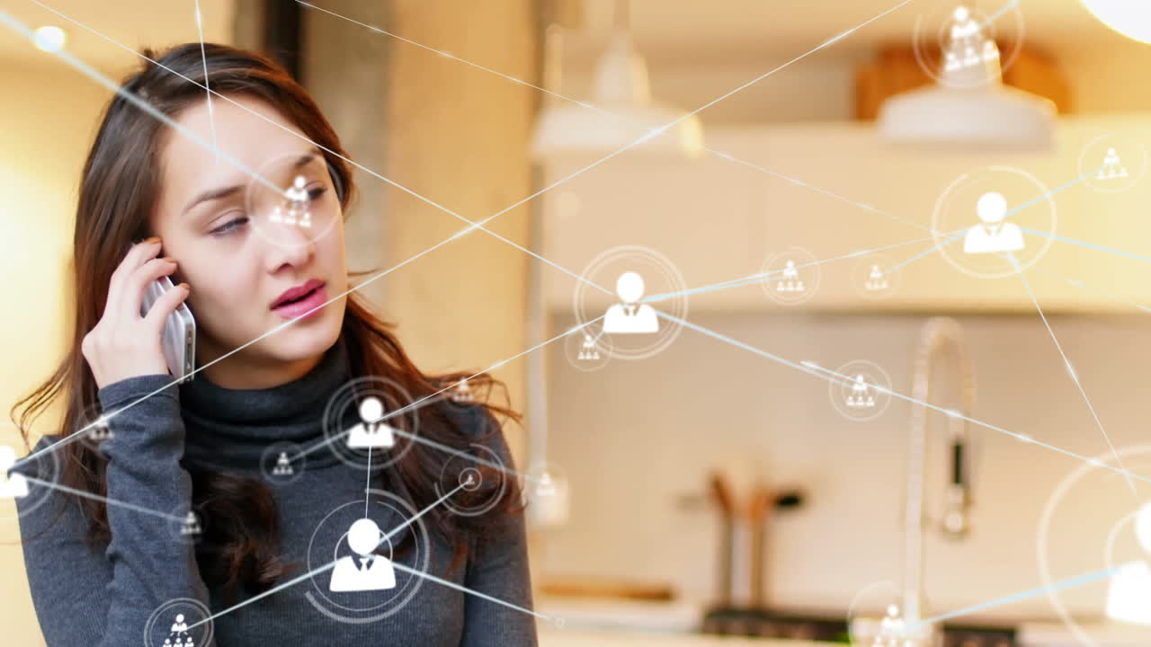 스마트 폰을 사용하는 백인 여성에 대한 아이콘과의 연결 네트워크의 애니메이션