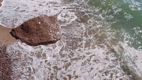 mar báltico océano atlántico lavando huellas humanas
