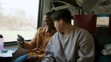 friends listening to music