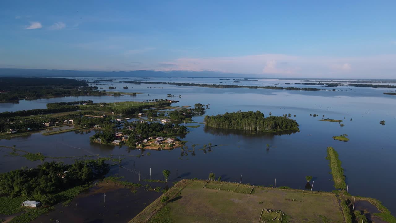 vista aérea sobre el paisaje inundado en sylhet rural