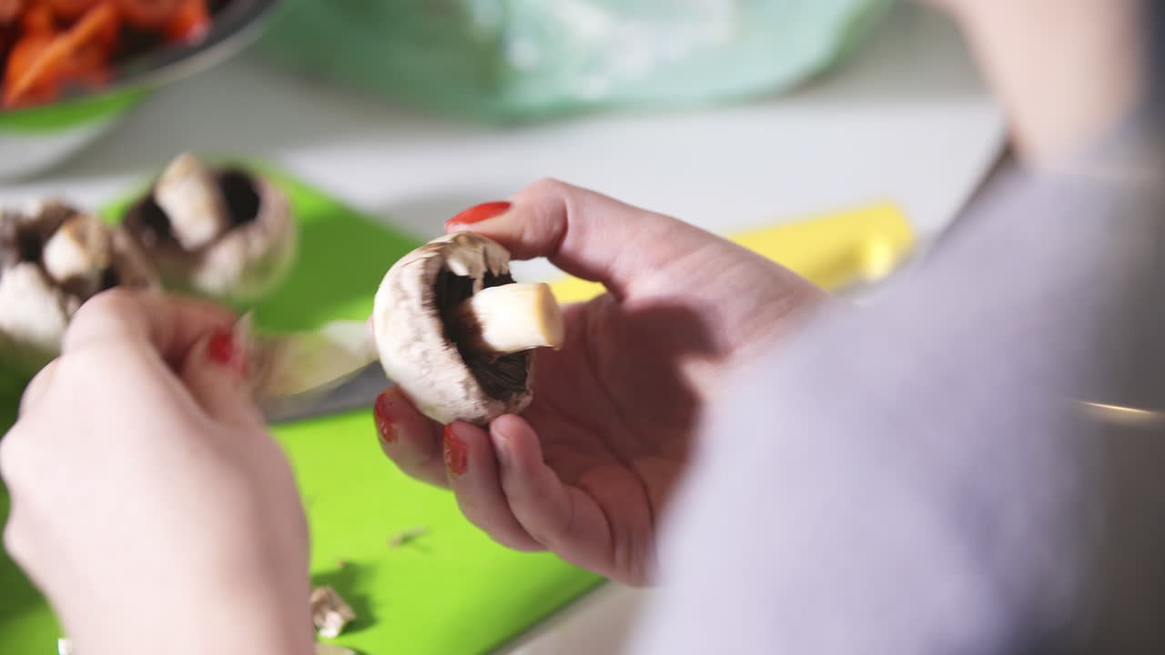 Preparing Mushrooms for Cooking