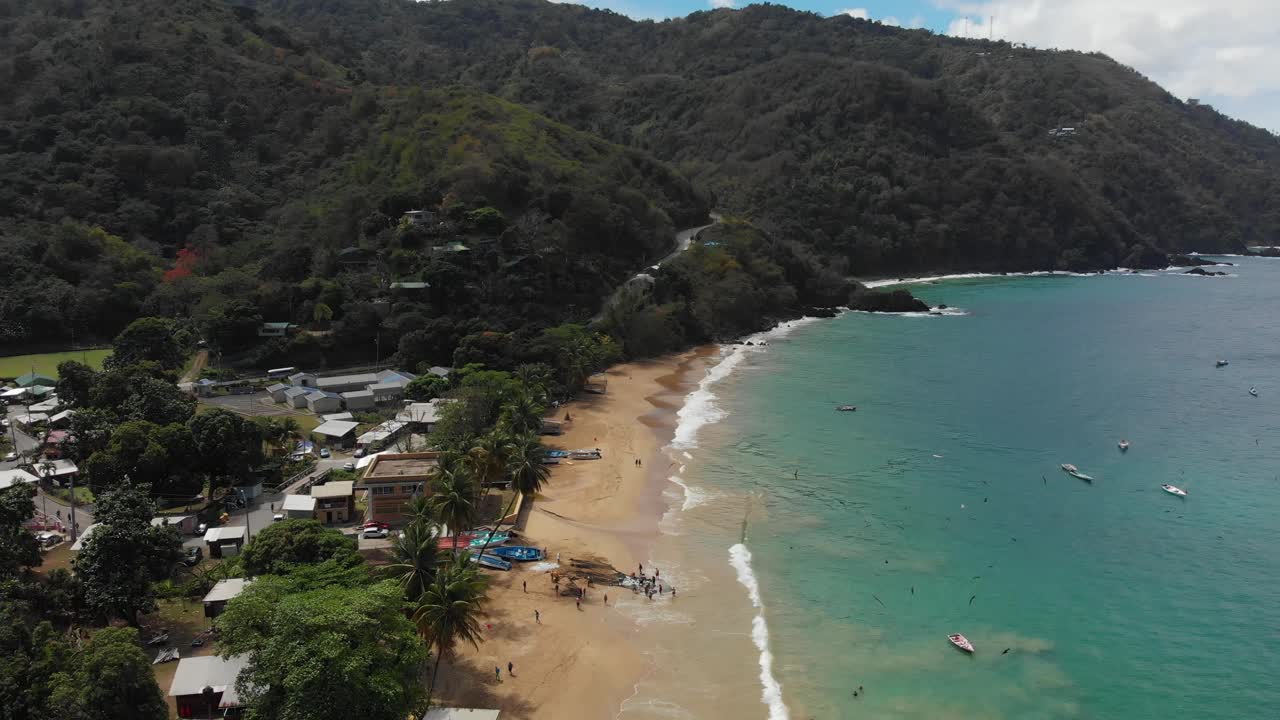 Castara es un pueblo costero en la costa de sotavento de la isla de Tobago