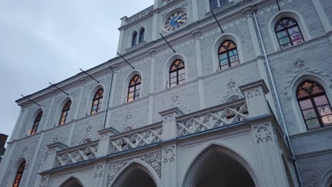 Fassade-Des-Weimarer-Rathauses-In-Der-Historischen-Innenstadt-Nach-Der-Sanierung