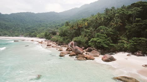 Große-Insel-Ilha-Grande-Aventura-Beach-Angra-Dos-Reis,-Rio-De-Janeiro,-Brasilien