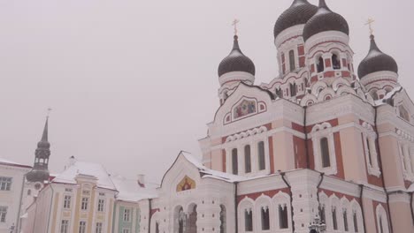 Iglesia-Ortodoxa-Alexander-Nevski-Durante-Una-Fuerte-Nevada-En-Tallin-En-Invierno