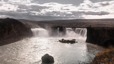 Amazing-view-of-waterfall-on-sunny-day