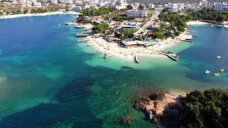 Fotografías-De-Una-De-Las-Pocas-Playas-De-Arena-De-Albania.