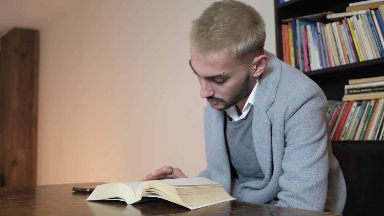 leer por seguir cuidadosamente