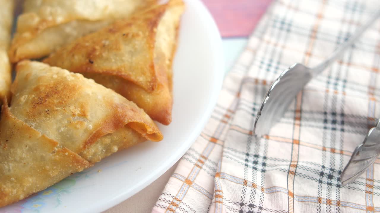las samosas fritas