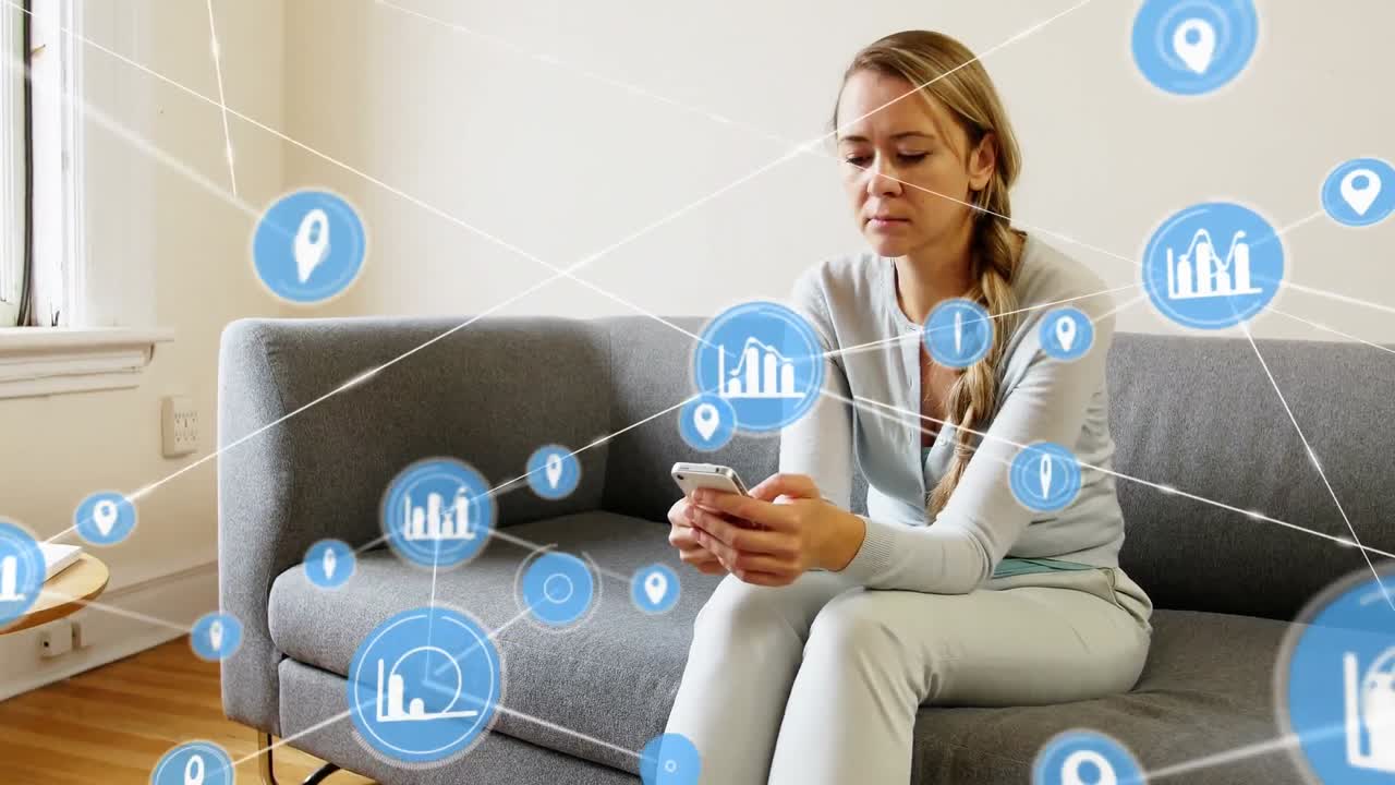 animación de una red de iconos digitales sobre una mujer caucásica usando un teléfono inteligente sentada en el sofá en casa