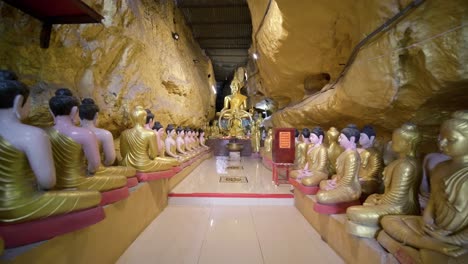 Buddha-Statue-Im-Höhlentempel