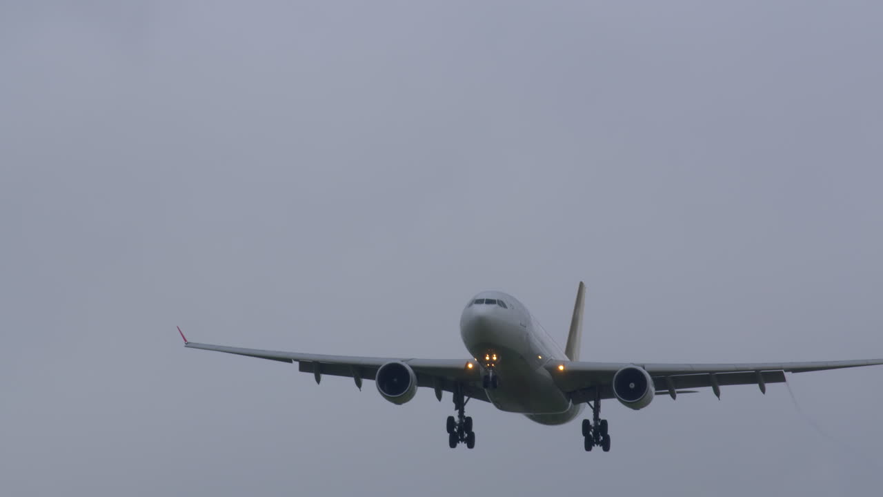 aterrizaje de un avión airbus a330