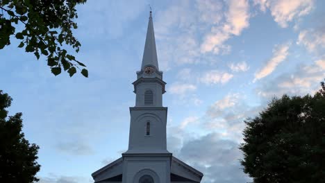 4k-De-La-Iglesia-Bautista-De-La-Calle-Chestnut-En-Camden-Maine