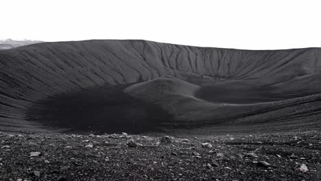 Paisaje-De-Amplio-Cráter-De-Volcán-Extinto