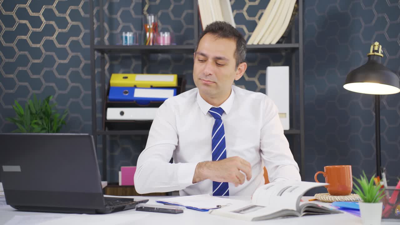 Ritratto di uomo d'affari forte e coraggioso