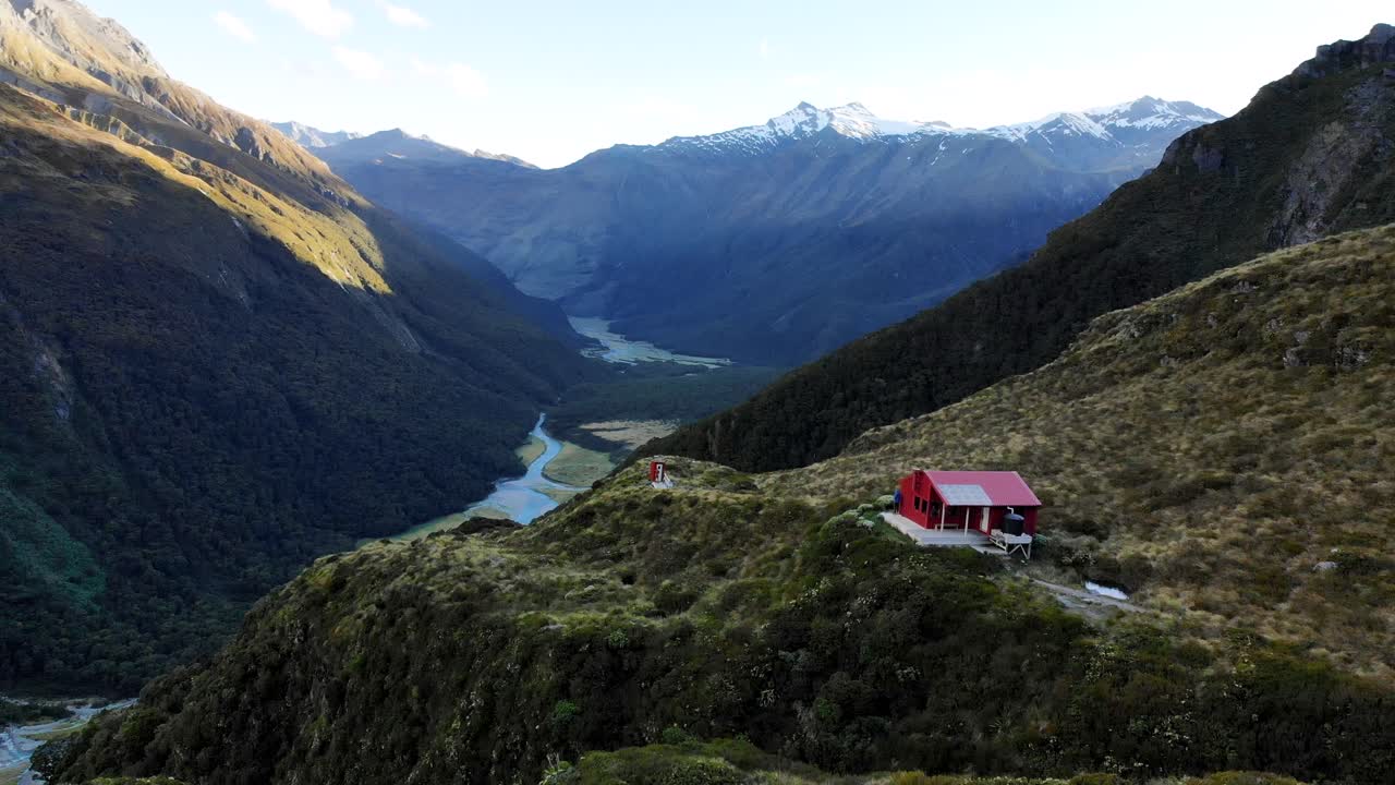 뉴질랜드 산 국립 공원 에 있는 리버풀 오두막 에 있는 하이커 들, 공중