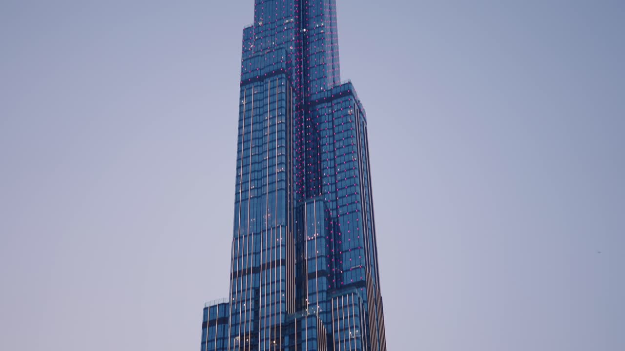 도시 에서 현대적 인 초고층 건물