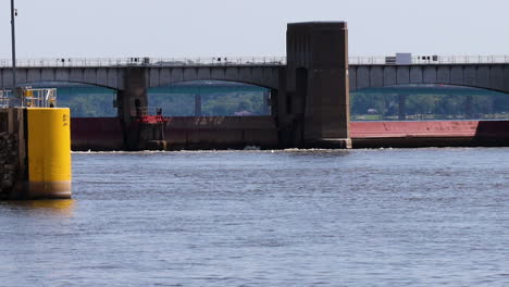 Zoom-view-of-Dam-14-on-Upper-Mississippi-River