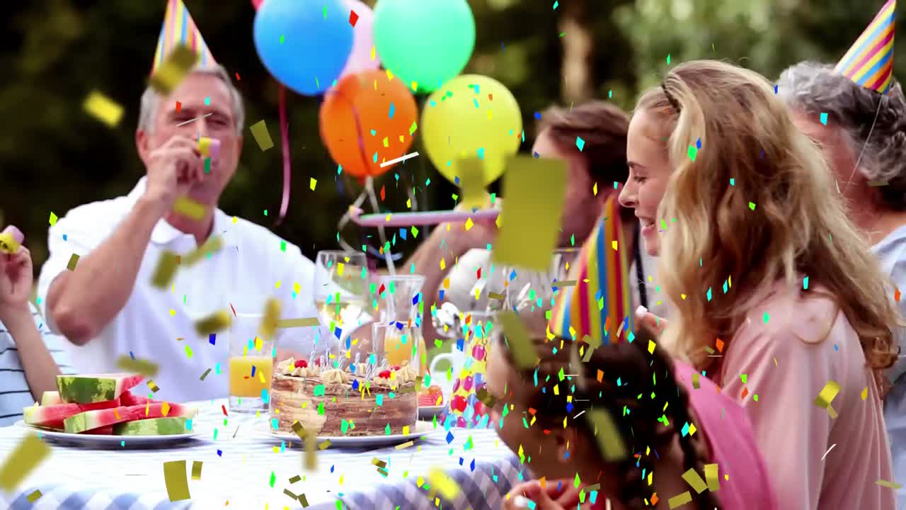 animación de confeti multicolor cayendo sobre la familia en sombreros de fiesta