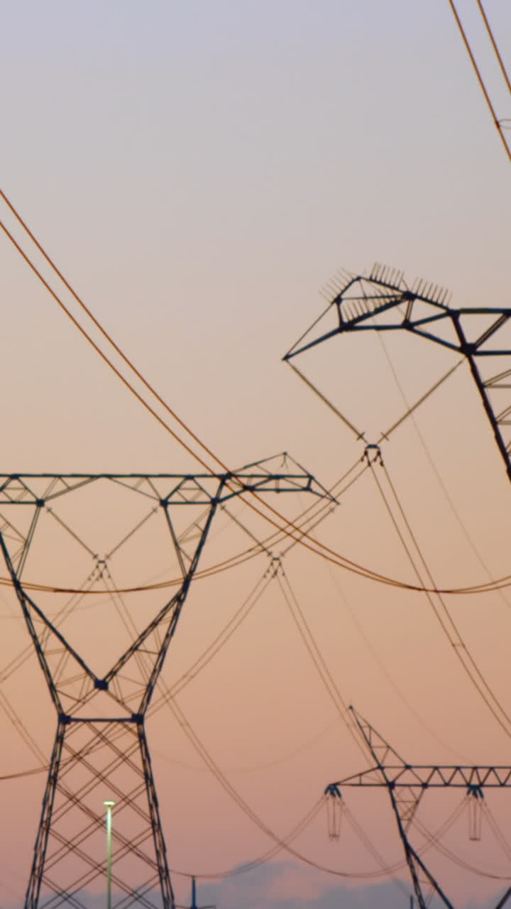 анимация электрических столбов на закате