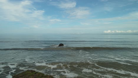 Logs-form-a-Cube-in-precipice-facing-the-sea