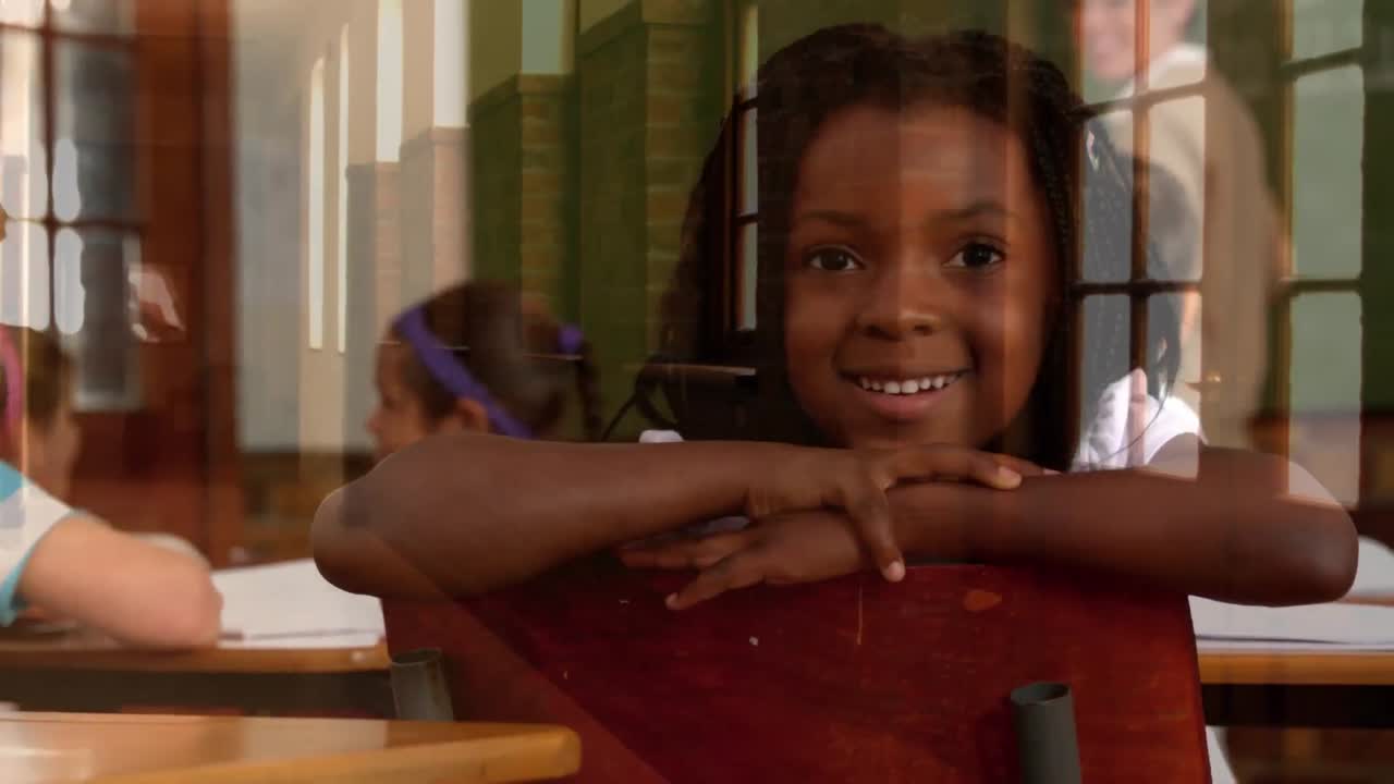 chica afroamericana en la escuela