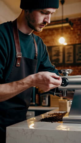 barista preparing coffee