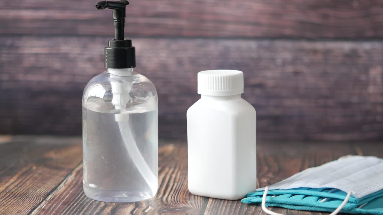 손 소독제, 마스크 및 기타 보호 용품