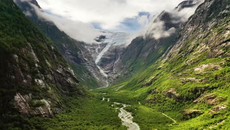 Hermosa-Naturaleza-Noruega-Glaciar-Kjenndalsbreen.