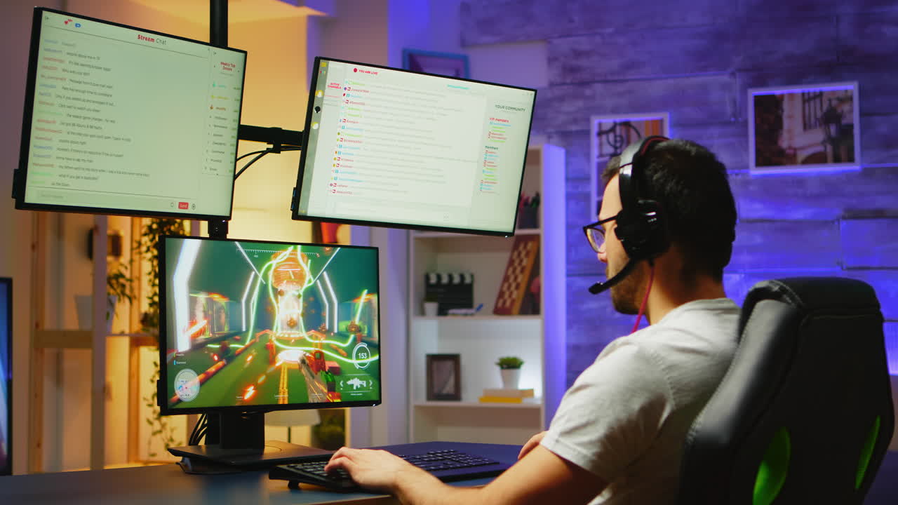 프로 게이머가 챔피언십을 마친 후 박수를 치고