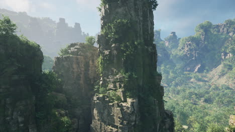 majestuosos acantilados y un valle de selva exuberante