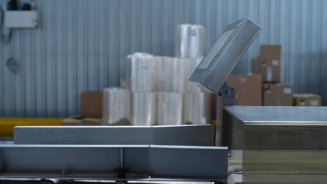 escalas de peso de fabricación en cajas de producción de almacenes industriales