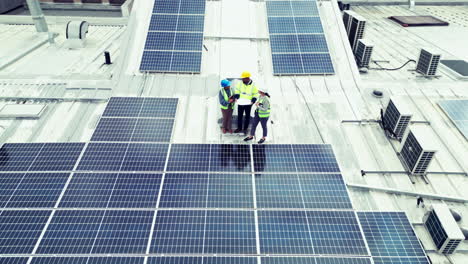 ingeniería, equipo o vista aérea con fotovoltaica