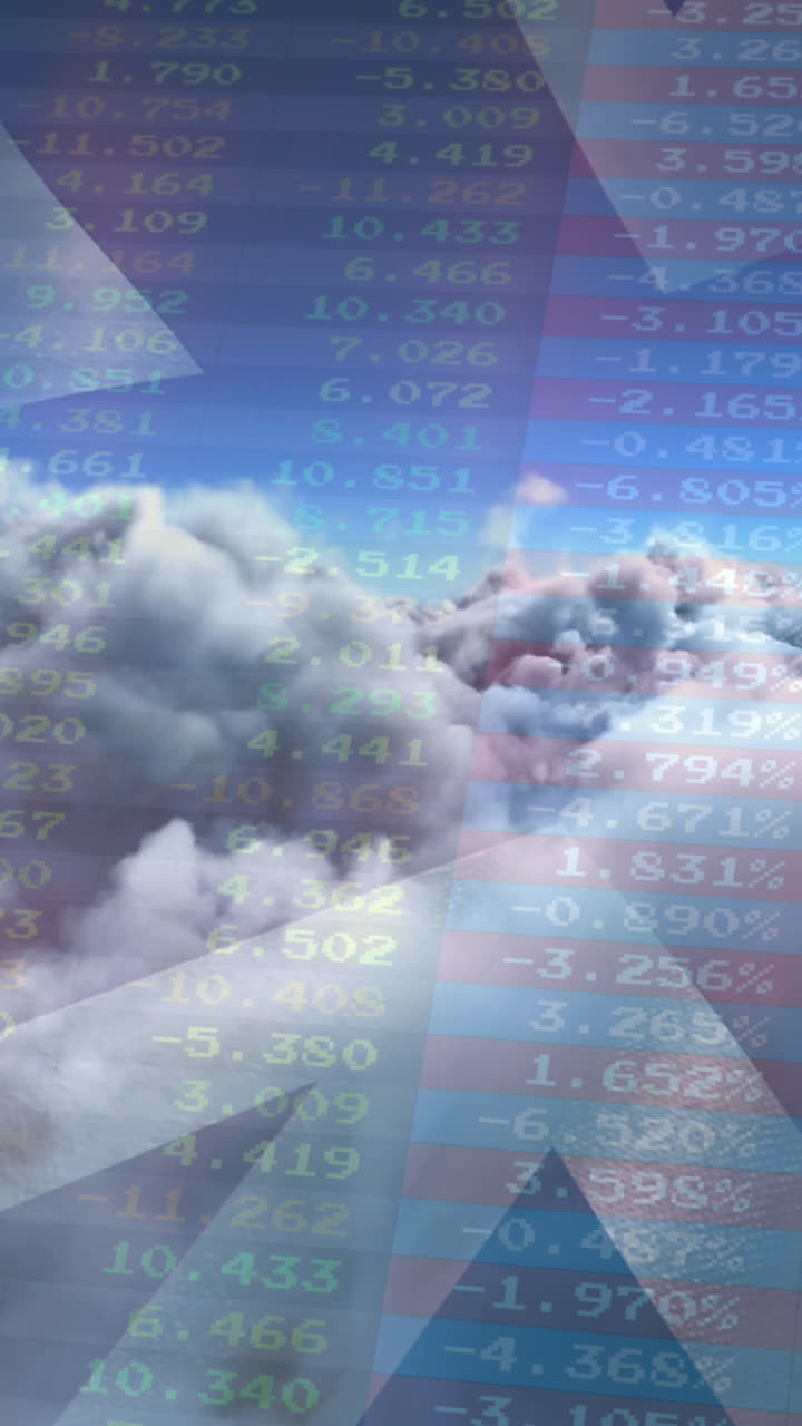 animación del procesamiento de datos sobre nubes y bandera de reino unido