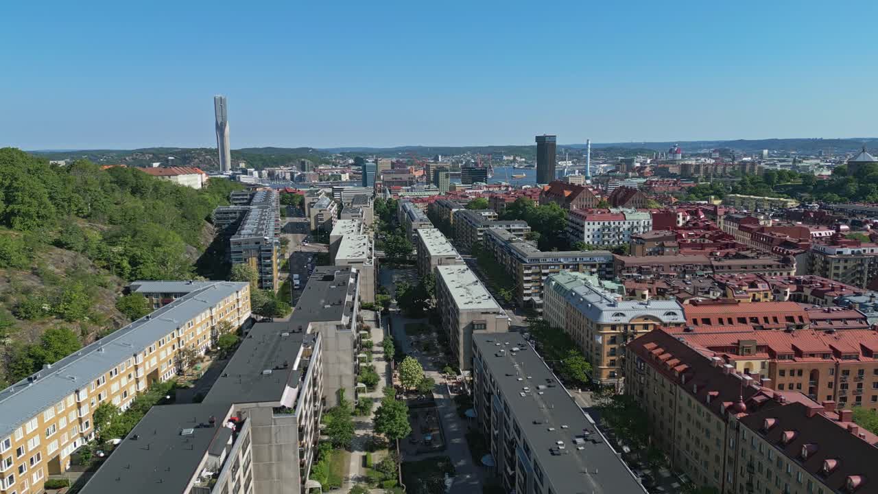 Widok z lotu ptaka na kolorowe dachy Linnestaden lub Linne w Göteborgu, Szwecja