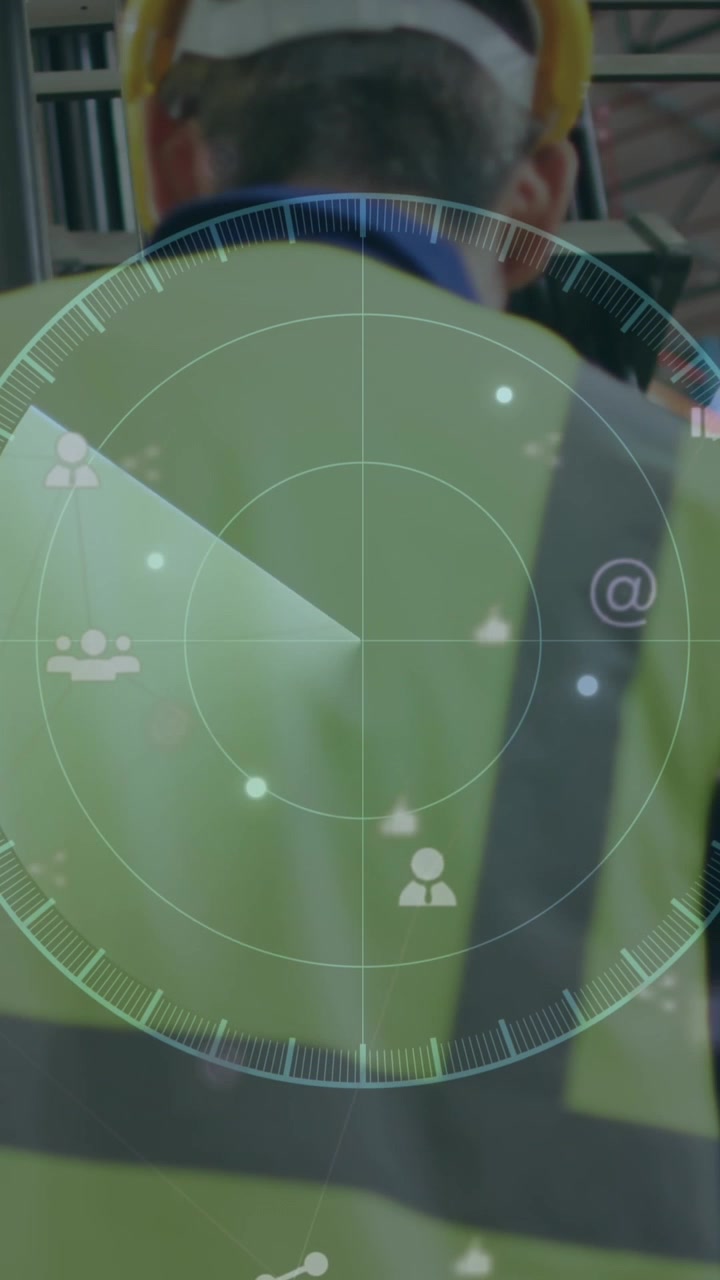 Animazione di analisi e elaborazione dei dati su diverse persone che lavorano in un magazzino