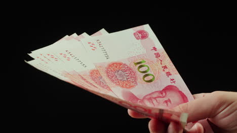 billetes de banco de yuanes chinos