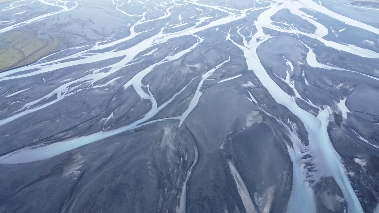 自然の河口の息をのむような空撮