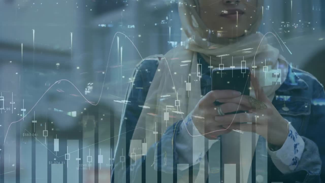 animazione dell'elaborazione dei dati finanziari su una donna in hijab che utilizza uno smartphone