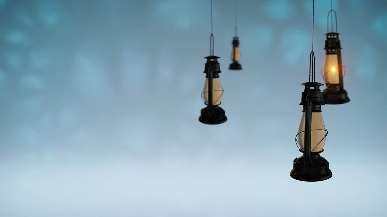 라마단 불 랜턴은 세련된 배경에 매달려 있습니다. 당신의 메시지 텍스트와 로고를 위해 왼쪽에 공간이 있습니다.