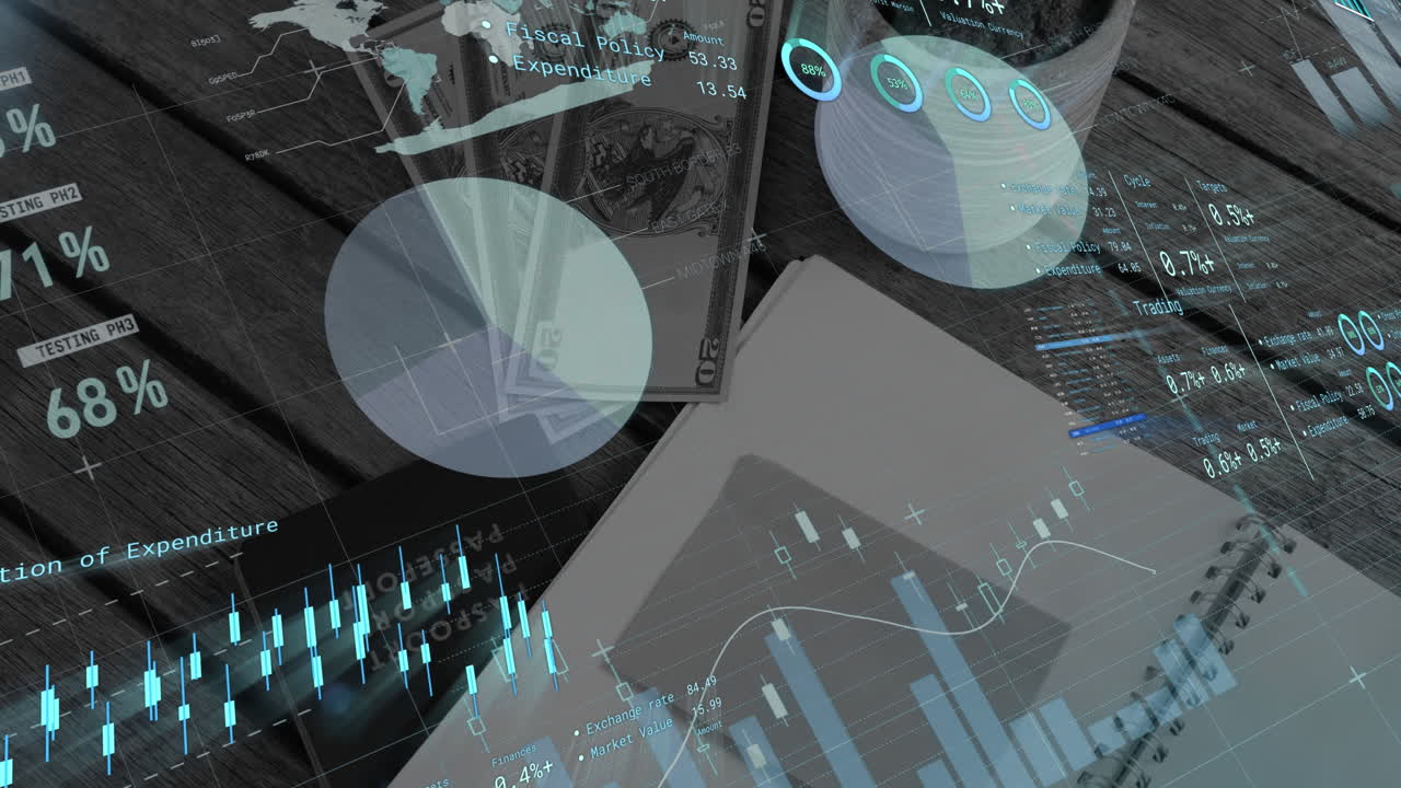 animación del procesamiento de datos financieros sobre billetes de dólares estadounidenses y cuaderno
