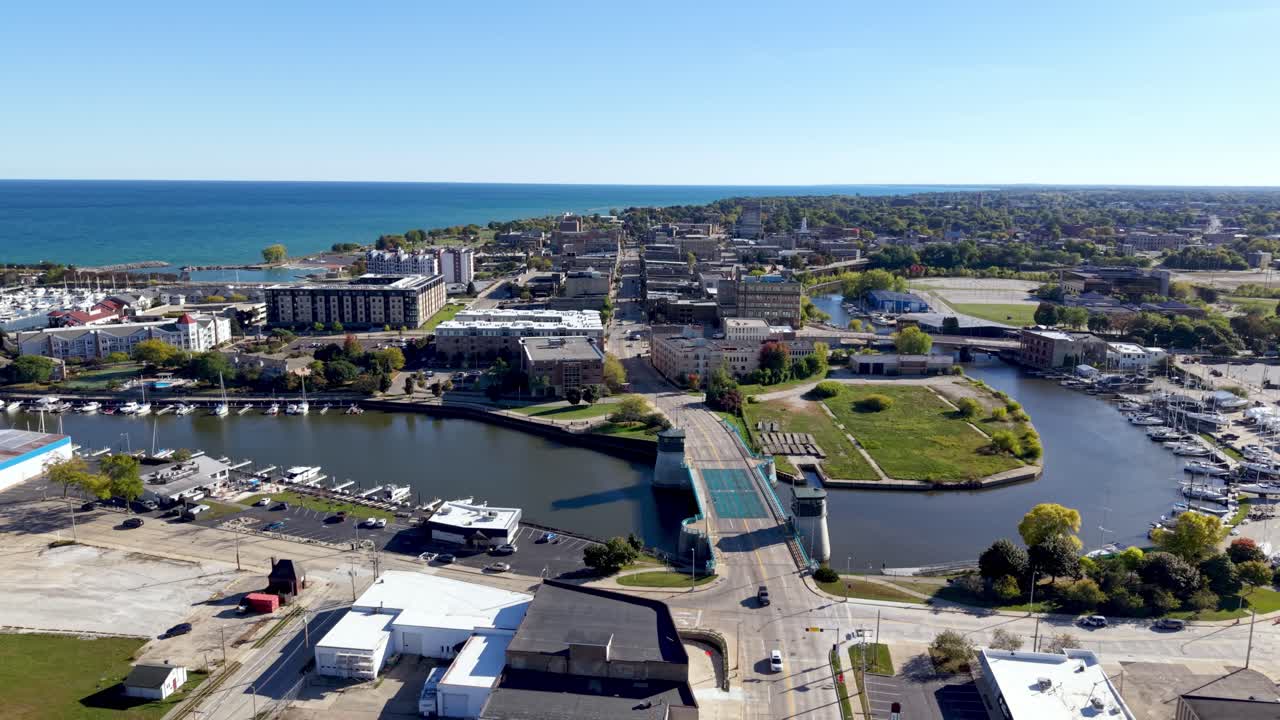 위스콘신 주 라신 시내의 항공 파노라마 뷰